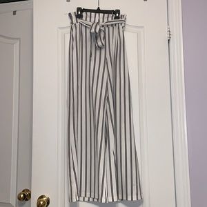 Forever 21 Online Exclusive Striped Paperbag Pant size S